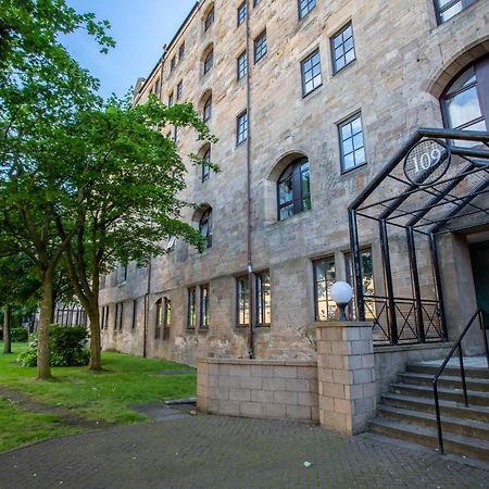 Stunning 2 Bed Merchant City Apartment With Residents Parking Glasgow Exteriör bild