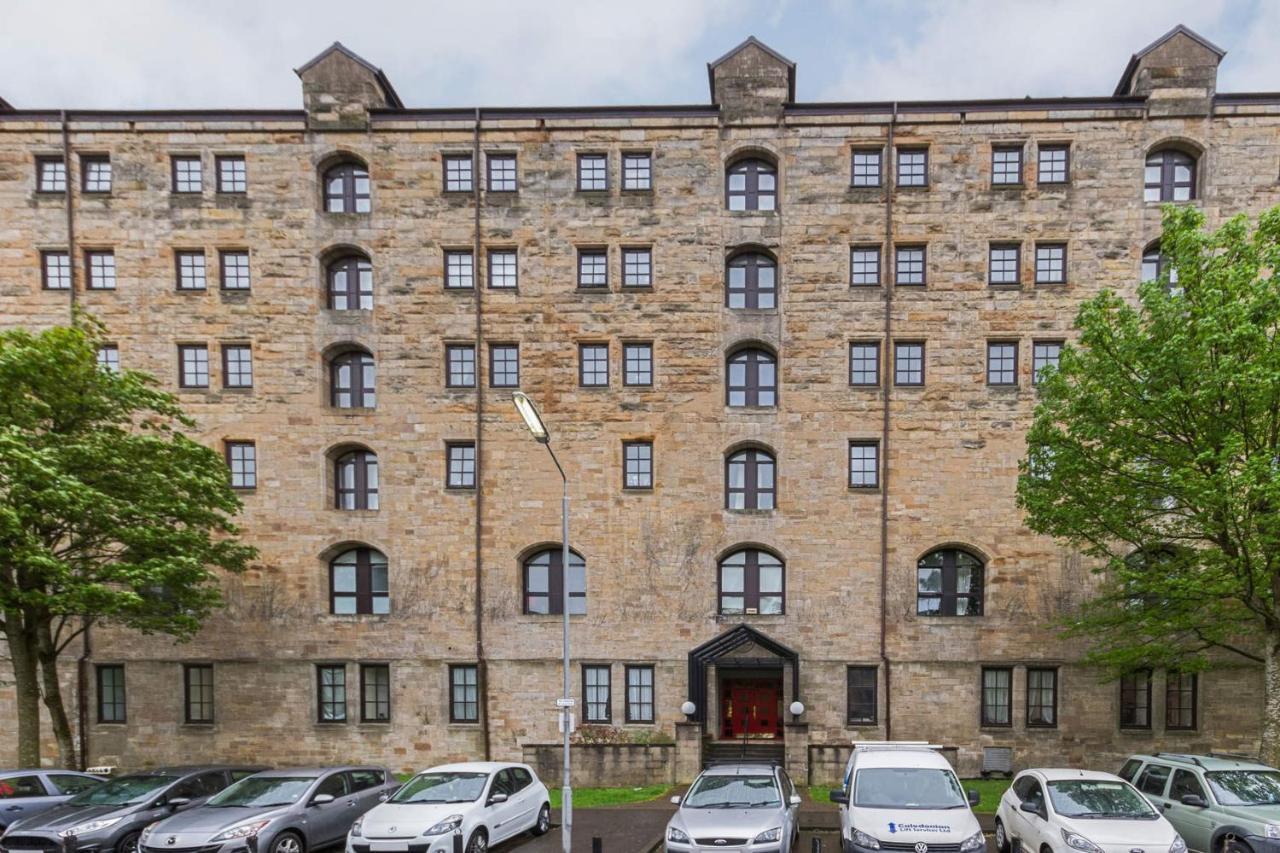 Stunning 2 Bed Merchant City Apartment With Residents Parking Glasgow Exteriör bild