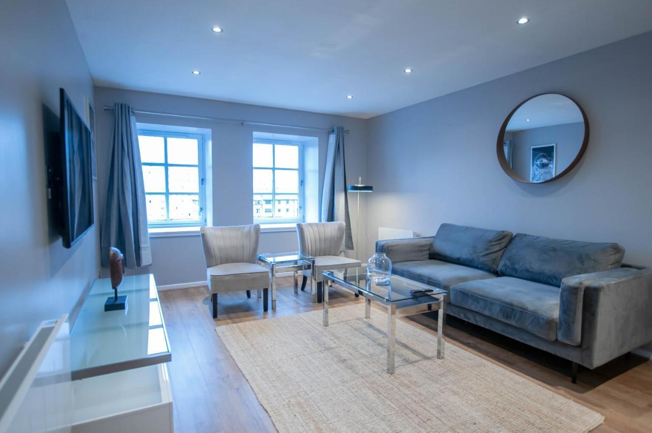 Stunning 2 Bed Merchant City Apartment With Residents Parking Glasgow Exteriör bild